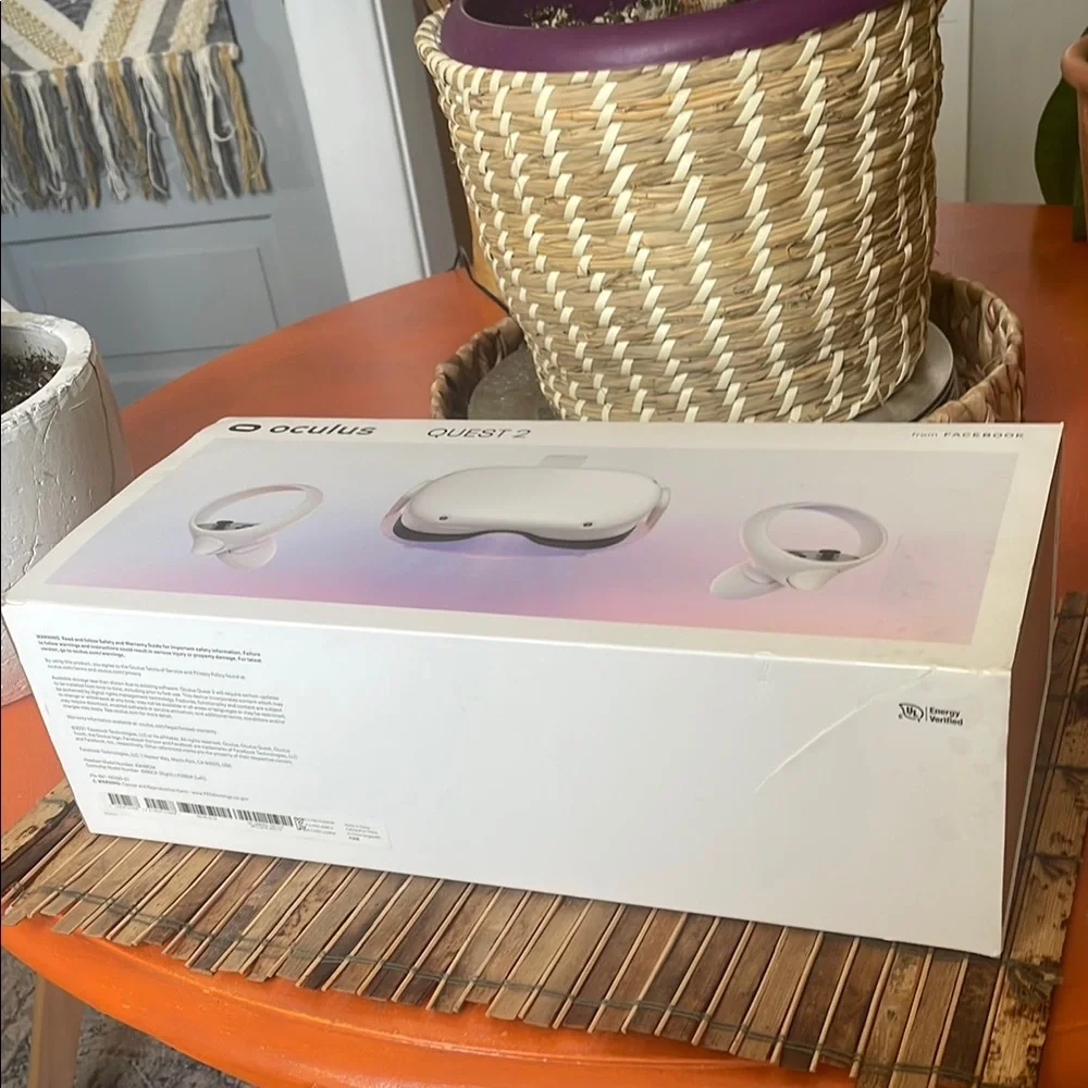 VR Oculus Quest 2 Headset with Controllers